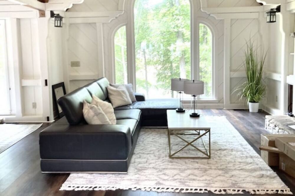 Photo of Livingroom in Greensboro