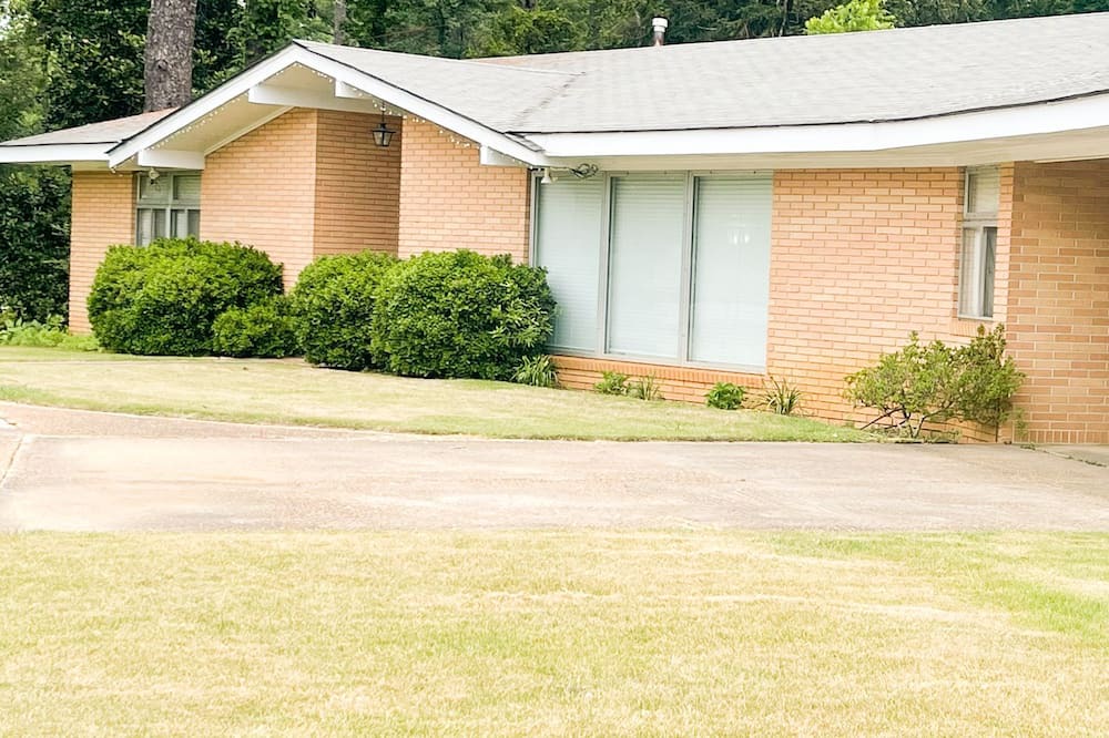 Photo of Outdoor in De Kalb