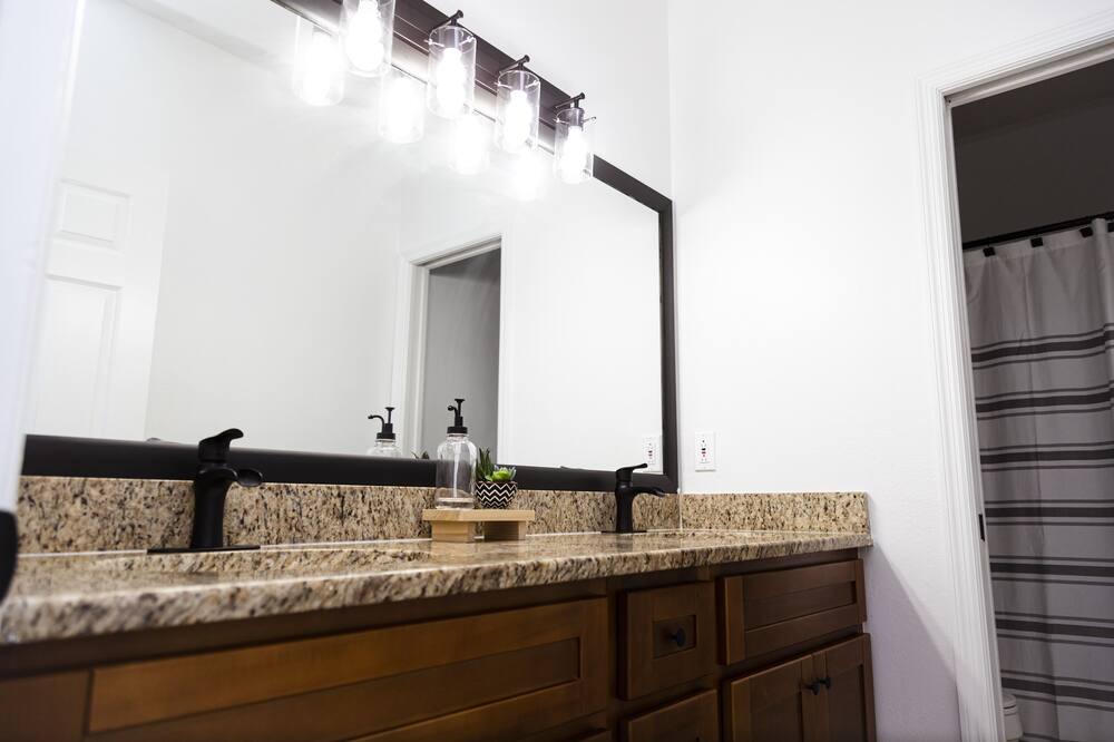 Photo of Bathroom in Sunset Ridge