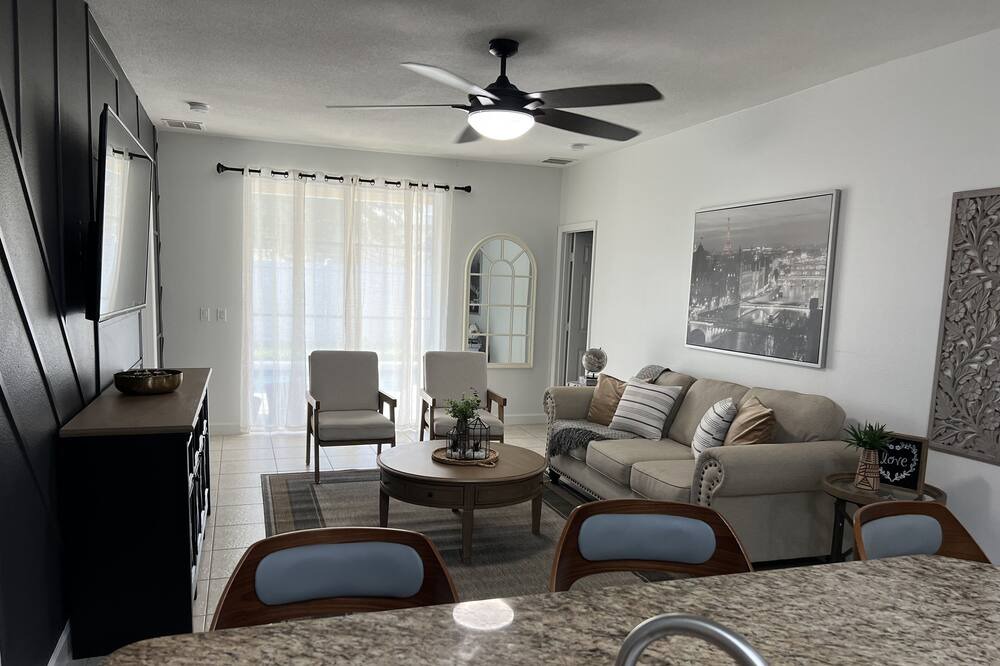 Photo of Livingroom in Sunset Ridge