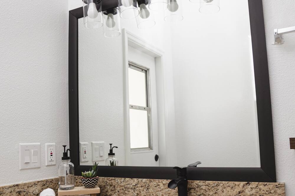 Photo of Bathroom in Sunset Ridge