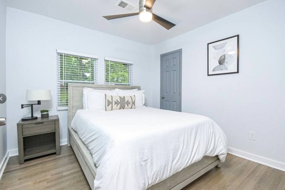 Photo of Bedroom in Browns Mill Park