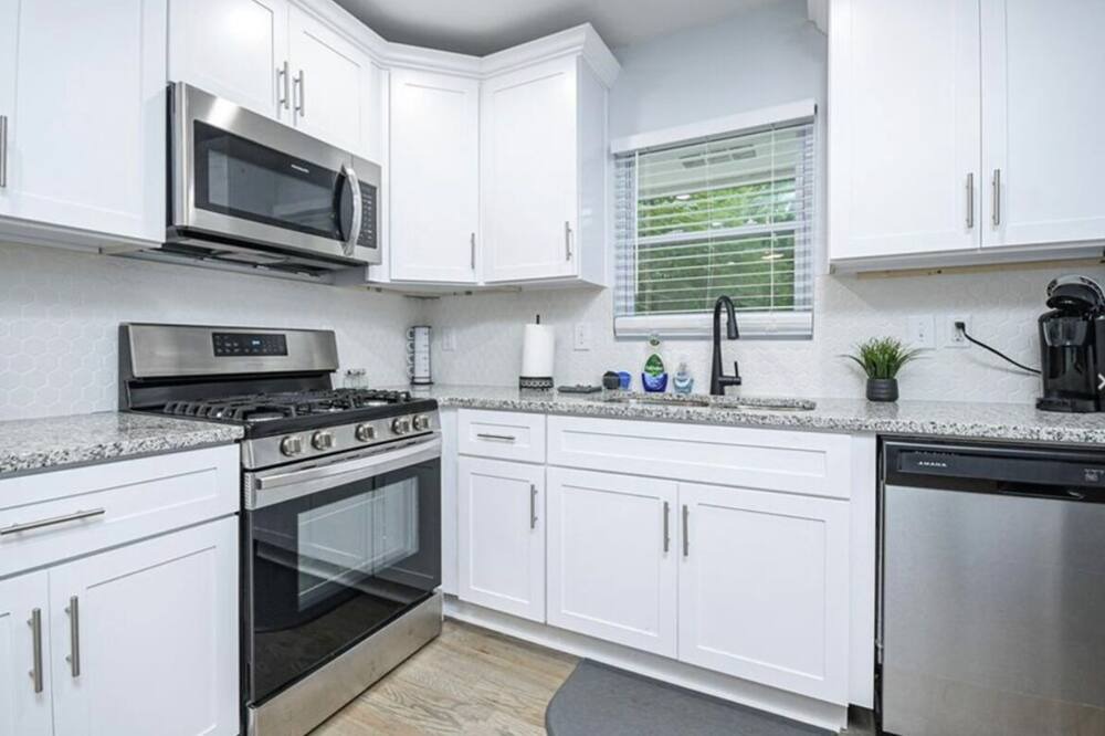 Photo of Kitchen in Browns Mill Park