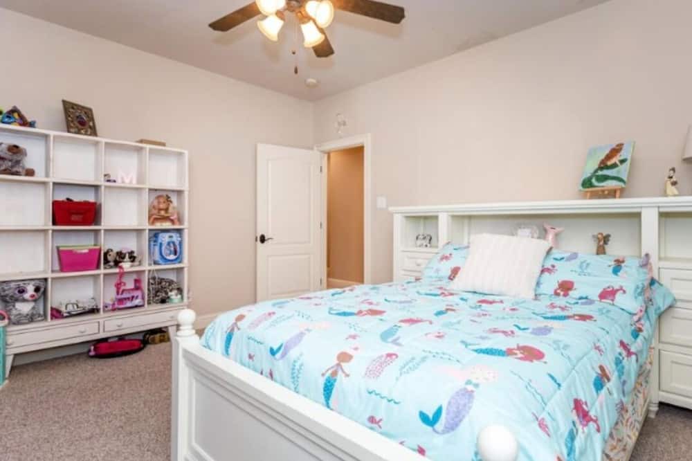 Photo of Bedroom in Gulf Hills
