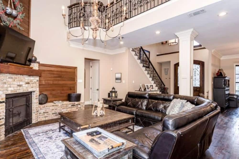 Photo of Livingroom in Gulf Hills
