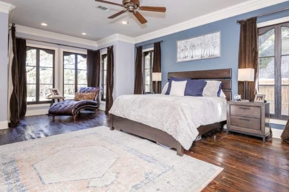 Photo of Bedroom in Gulf Hills