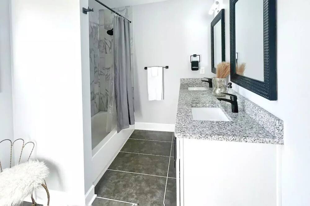 Photo of Bathroom in Sylvan Hills