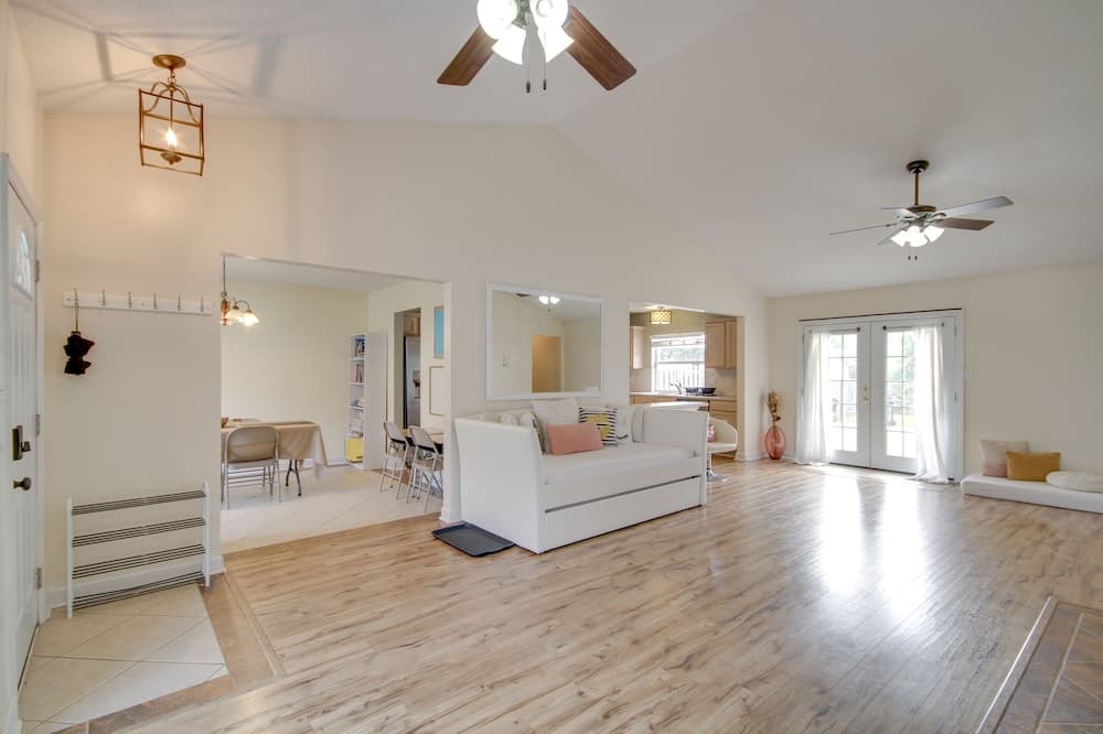 Photo of Bedroom in Gulfport