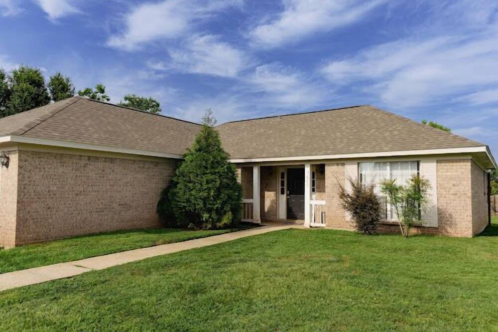 Photo of Outdoor in Theodore