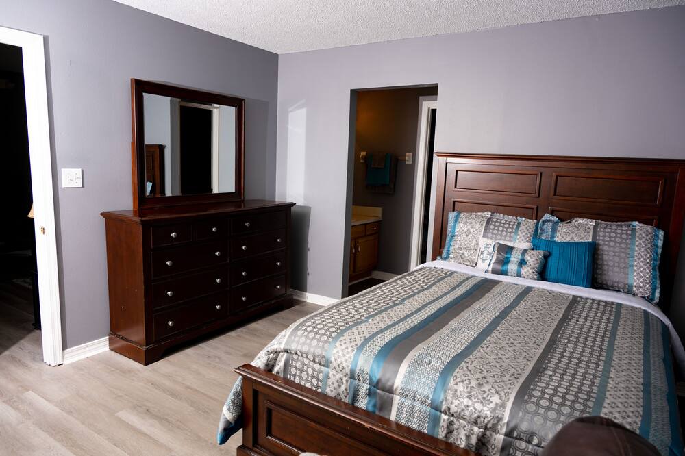 Photo of Bedroom in Theodore
