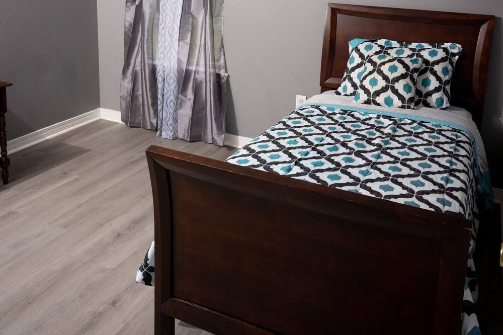Photo of Bedroom in Theodore