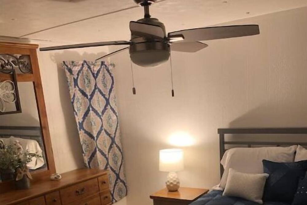Photo of Bedroom in Lemon Bluff