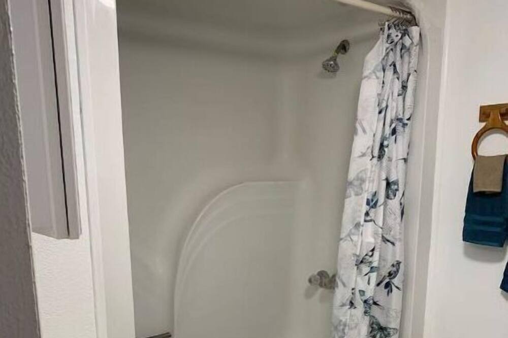Photo of Bathroom in Lemon Bluff