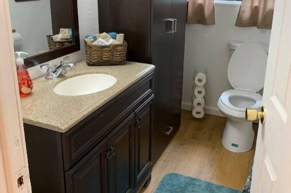 Photo of Bathroom in Lemon Bluff
