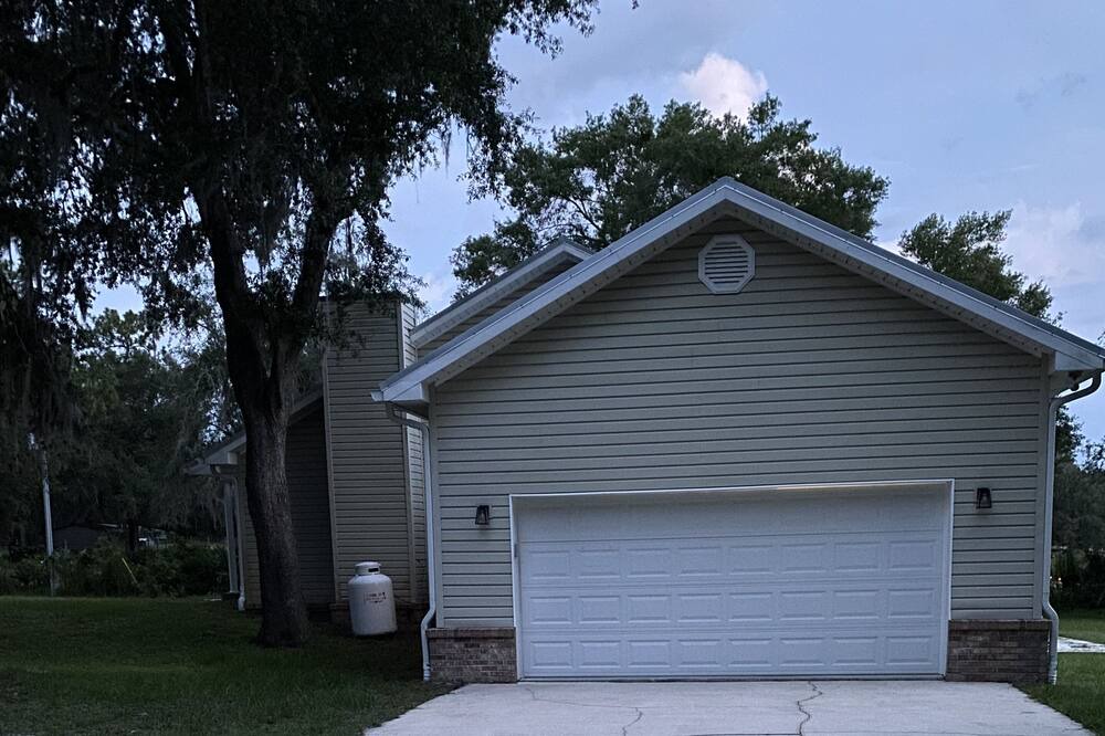 Photo of Outdoor in Edgar