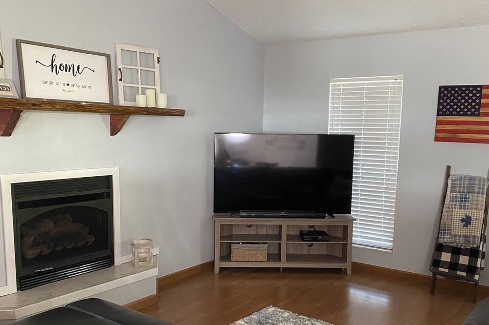 Photo of Livingroom in Edgar