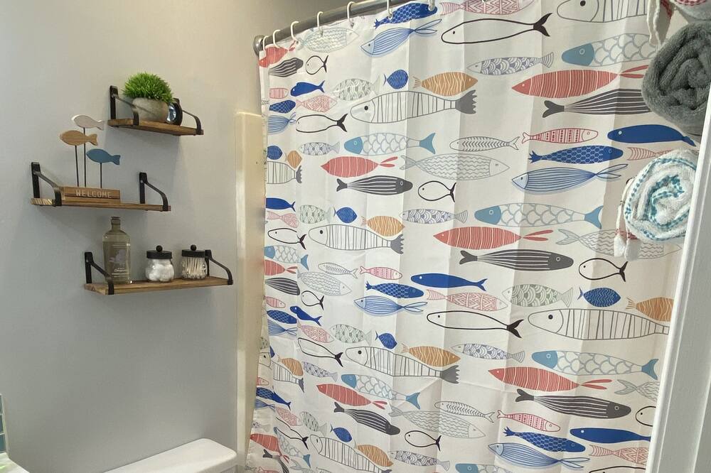 Photo of Bathroom in Edgar