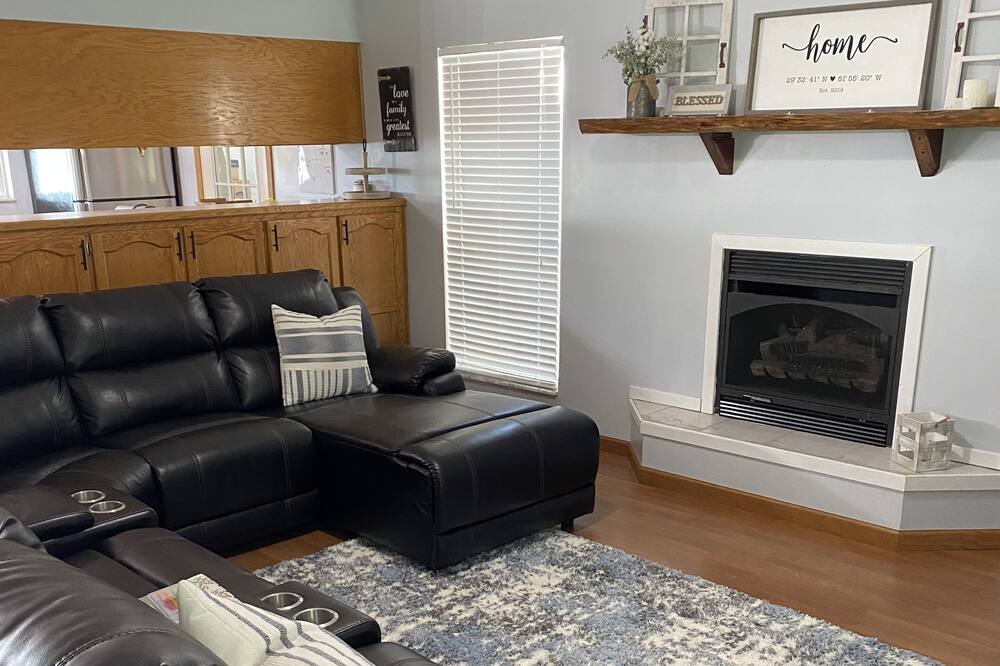 Photo of Livingroom in Edgar