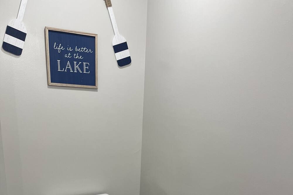 Photo of Bathroom in Edgar