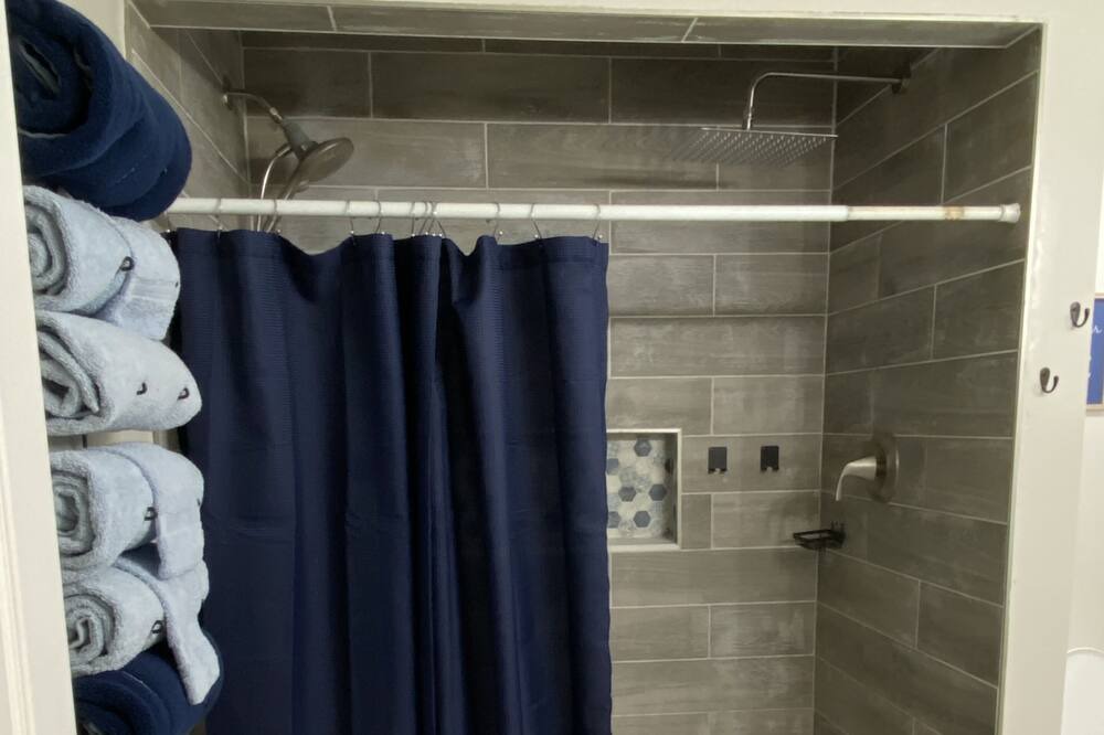 Photo of Bathroom in Edgar