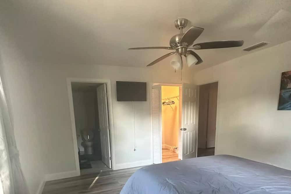 Photo of Bedroom in Winter Springs