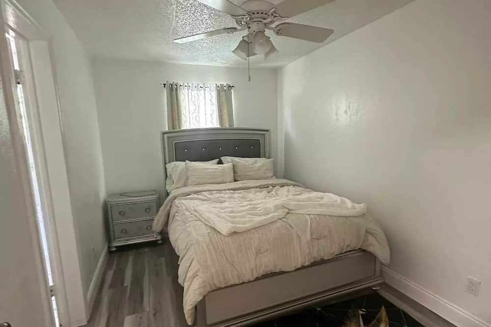 Photo of Bedroom in Winter Springs