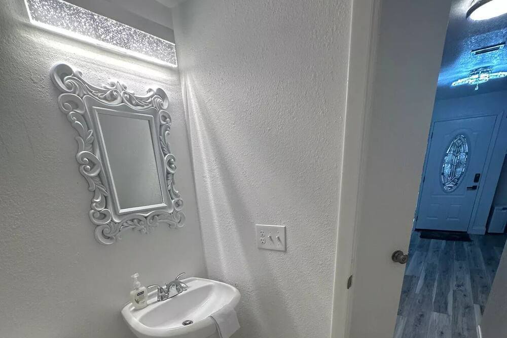 Photo of Bathroom in Winter Springs
