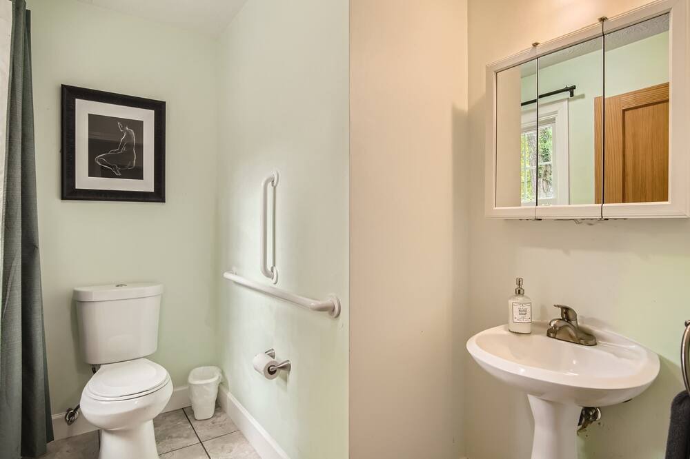 Photo of Bathroom in Decatur