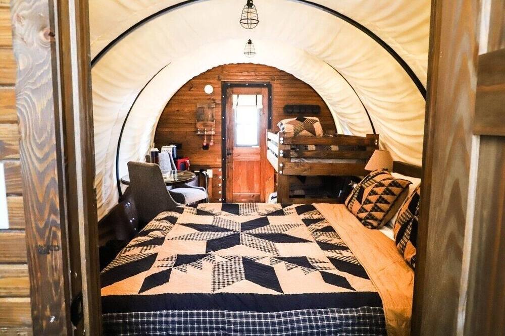 Photo of Bedroom in Putnam Hall