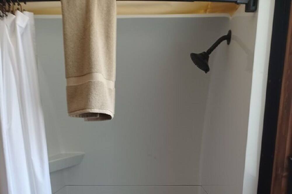 Photo of Bathroom in Putnam Hall