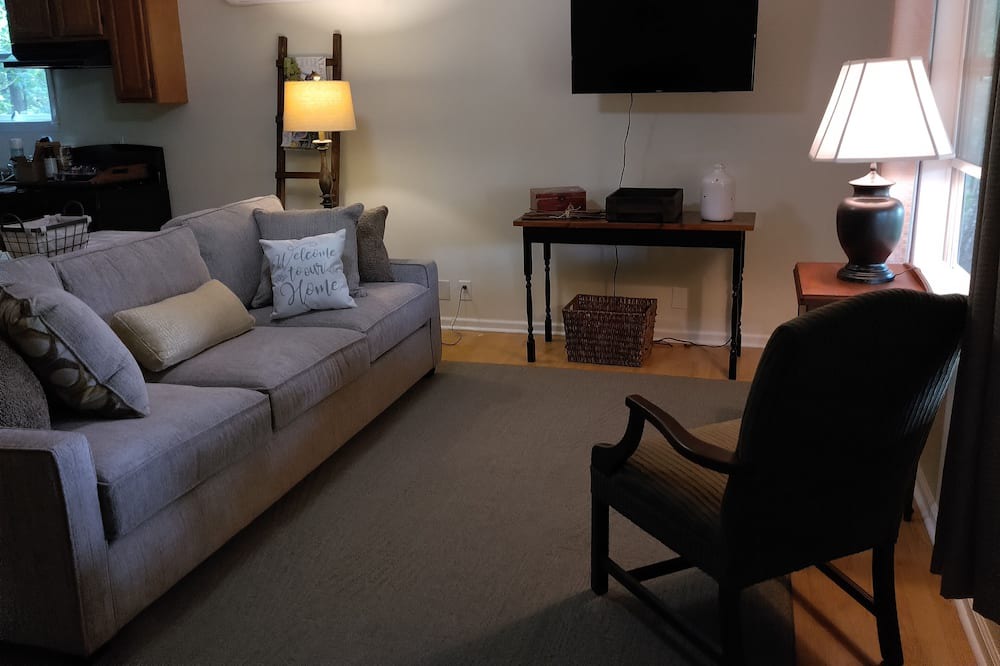Photo of Livingroom in Inman