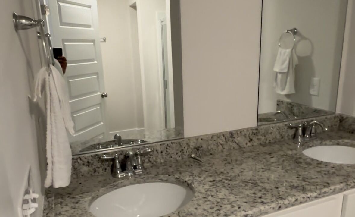 Photo of Bathroom in Pine Forest