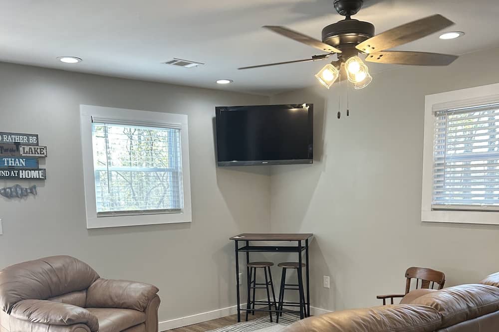 Photo of Livingroom in Titus