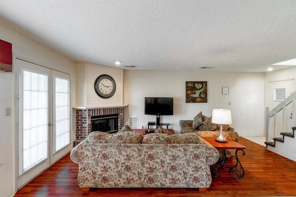 Photo of Livingroom in Gautier