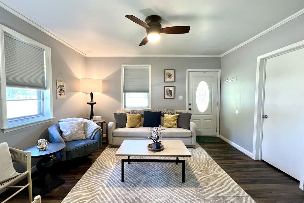 Photo of Livingroom in Clanton