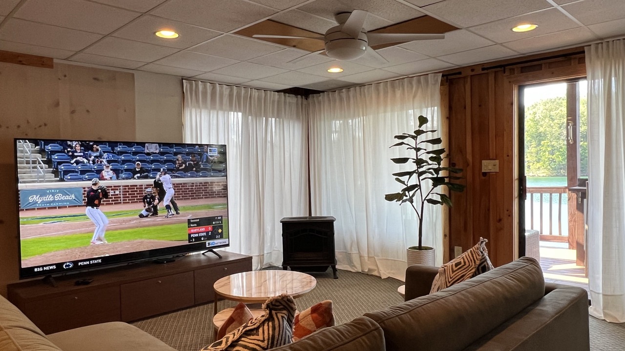 Photo of Livingroom in Six Mile