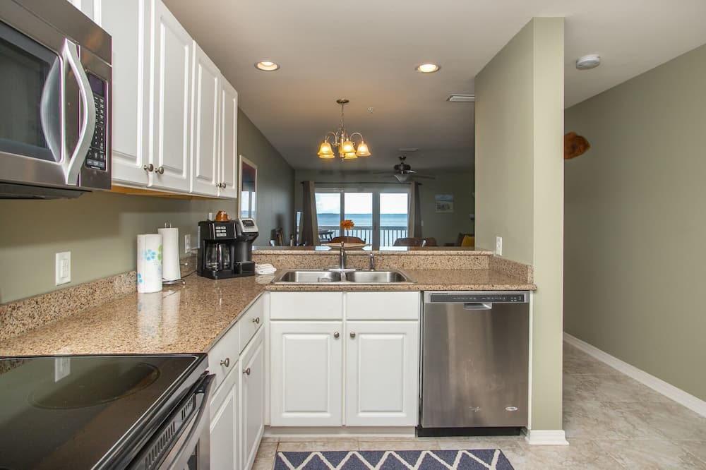 Photo of Kitchen in Innerarity Townhomes