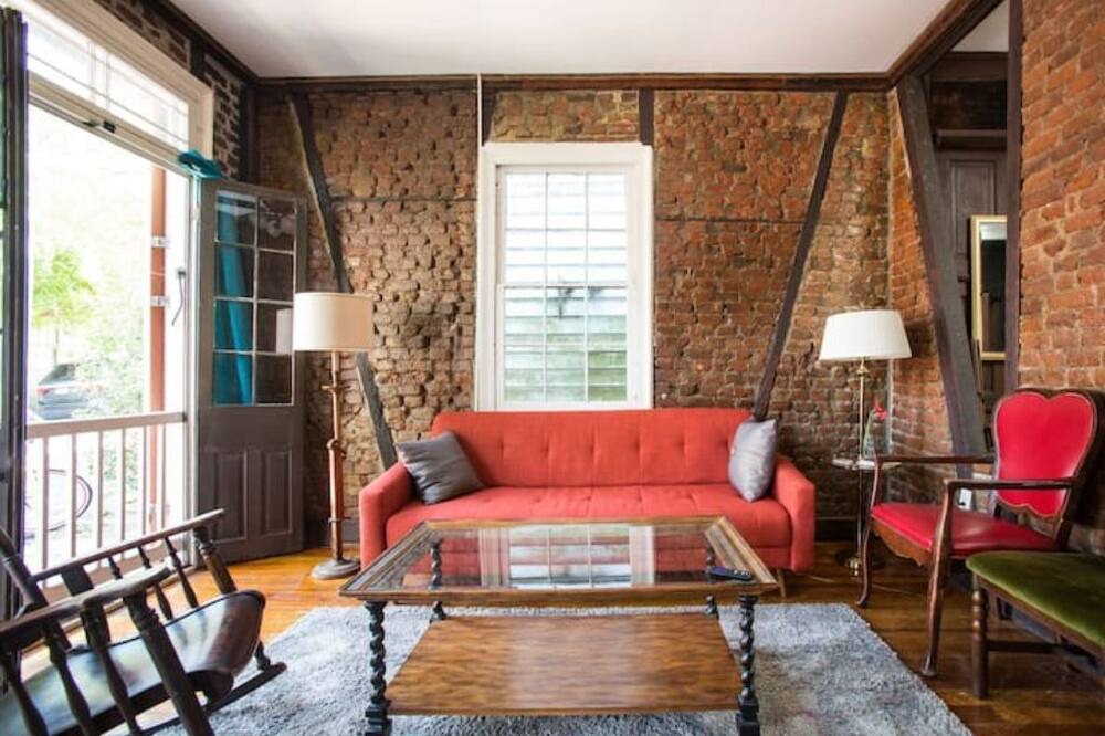 Photo of Livingroom in French Quarter