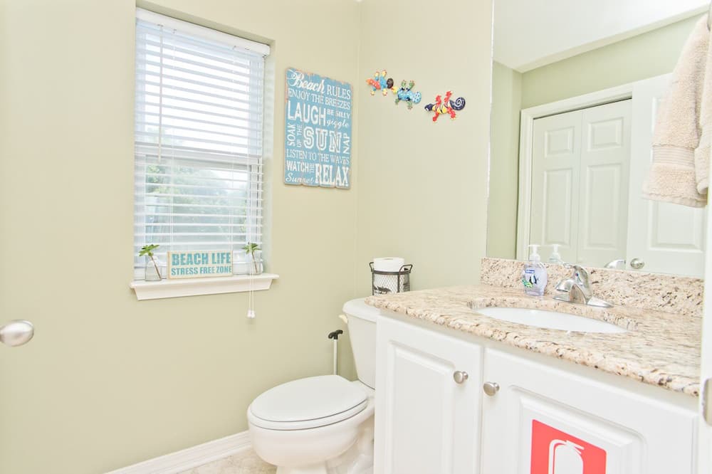 Photo of Bathroom in Innerarity Townhomes