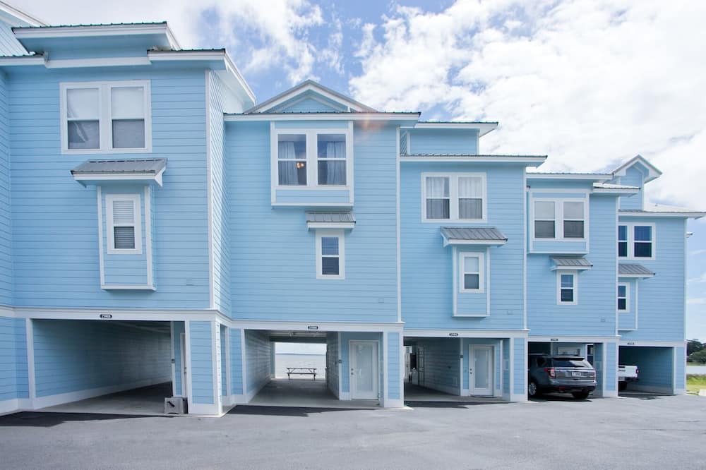 Photo of Outdoor in Innerarity Townhomes