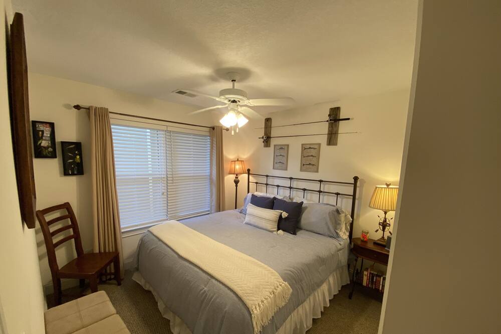 Photo of Bedroom in Alexander City