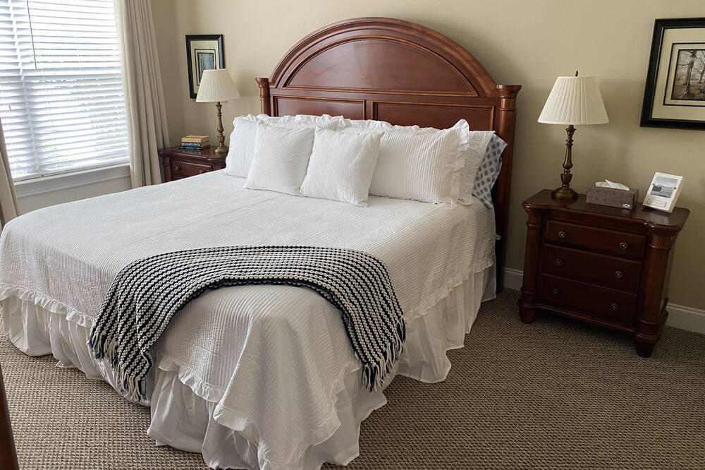 Photo of Bedroom in Alexander City