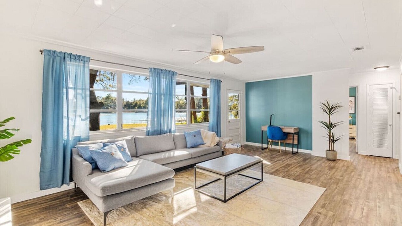 Photo of Livingroom in Pomona Park