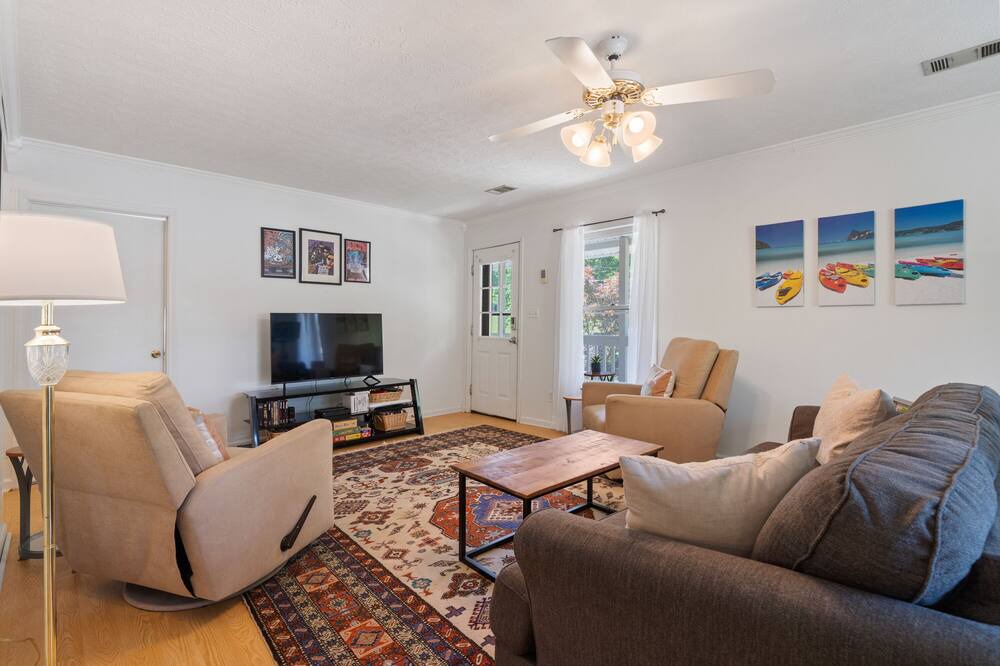 Photo of Livingroom in Hardwick