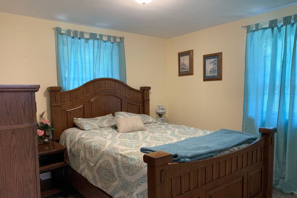 Photo of Bedroom in Baker