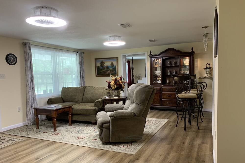Photo of Livingroom in Baker