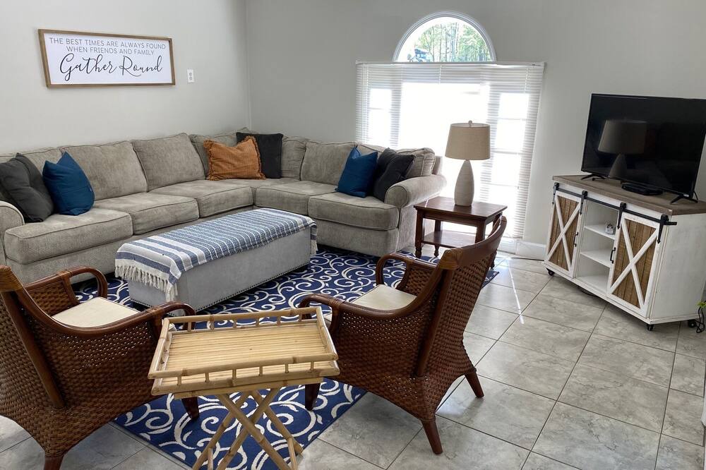 Photo of Livingroom in Auburn