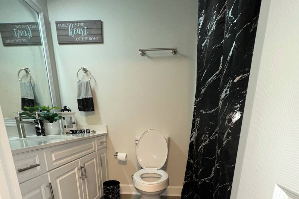 Photo of Bathroom in Tuscaloosa