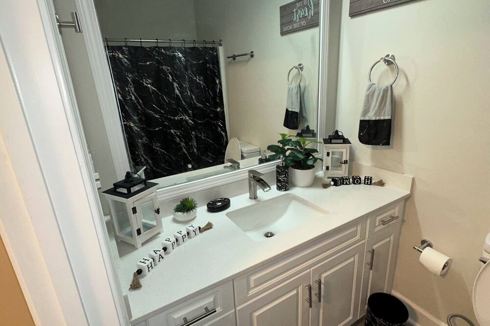 Photo of Bathroom in Tuscaloosa