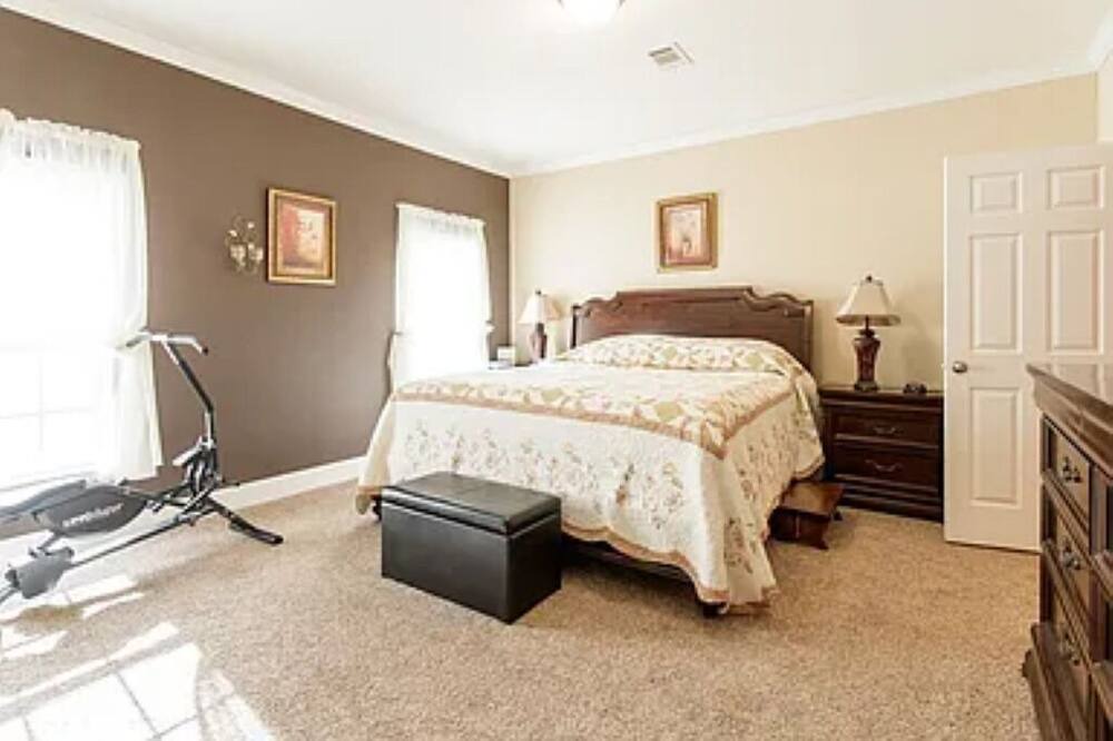 Photo of Bedroom in Valdosta